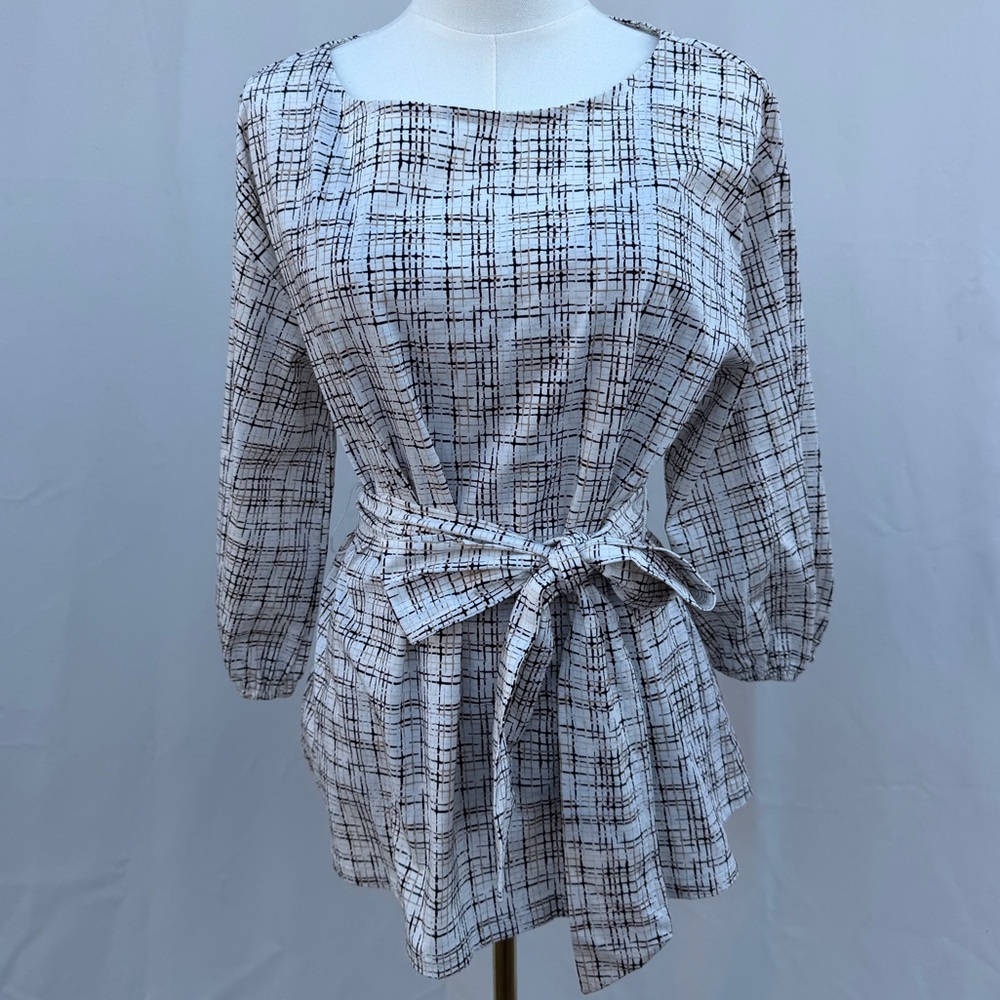 Ann Taylor Black and White Pattern Tie-Waist Tunic Blouse